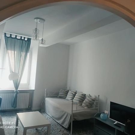 Le Finestre Sul Borgo 1 Lägenhet Parma Exteriör bild